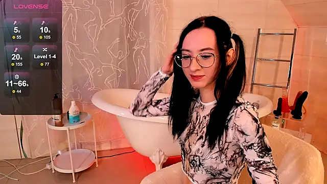 Snapshot of Dark_Lola_ chatting on 12.14.24 Dark Lola online show from 12.14.24