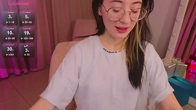 Snapshot of Dark_Lola_ chatting on 12.29.24 Dark Lola online show from 12.29.24