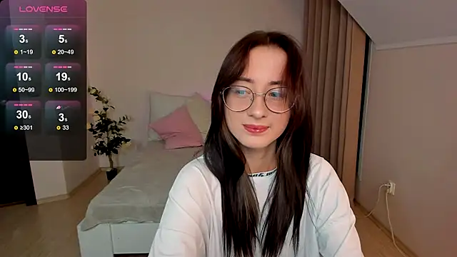 Snapshot of Dark_Lola_ chatting on 01.11.25 Dark Lola online show from 01.11.25