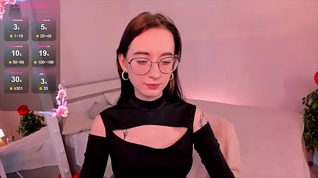 Snapshot of Dark_Lola_ chatting on 02.16.25 Dark Lola online show from 02.16.25