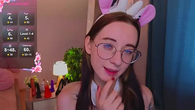 Snapshot of Dark_Lola_ chatting on 02.25.25 Dark Lola online show from 02.25.25