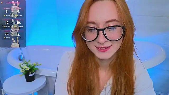 Snapshot of Dark_Lola_ chatting on 09.16.25 Dark Lola online show from 09.16.25