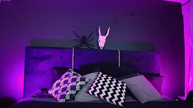 Snapshot of Aylen_darkmoor chatting on 10.16.25 Aylen darkmoor online show from 10.16.25