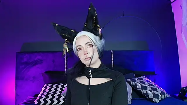 Snapshot of Aylen_darkmoor chatting on 10.20.25 Aylen darkmoor online show from 10.20.25
