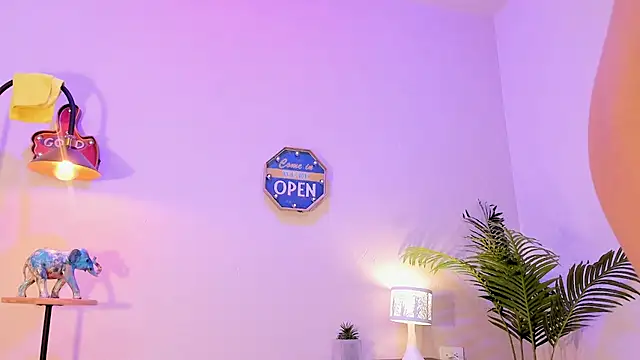 Snapshot of lupeebony chatting on 01.26.25 lupeebony online show from 01.26.25