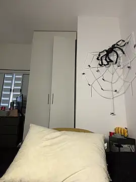 AgnesCampp online show from 12.04.25