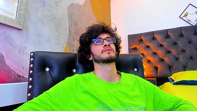 Loggan donnelly online show from 12.19.24