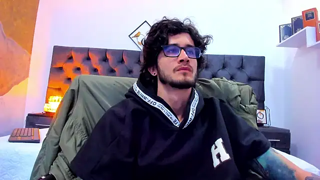 Loggan donnelly online show from 12.20.24