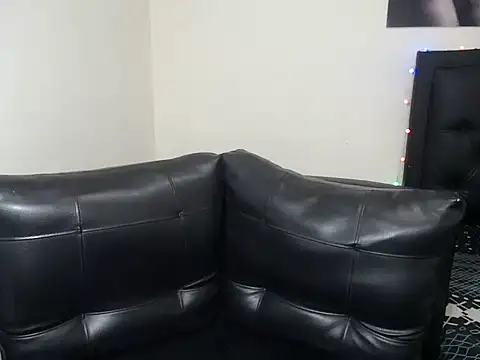 Snapshot of OLIVIAMISSY_02 chatting on 12.05.24 OLIVIAMISSY 02 online show from 12.05.24