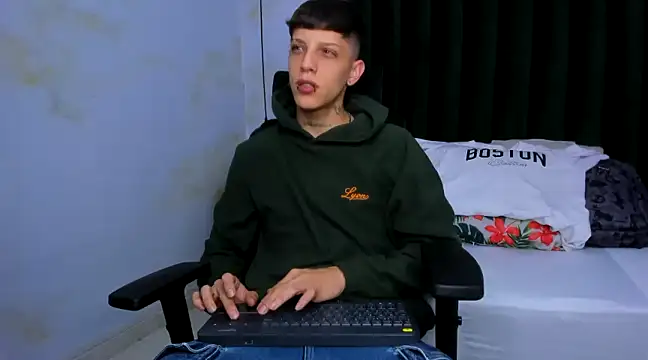 Snapshot of Adam_hard_ chatting on 01.15.25 Adam hard online show from 01.15.25