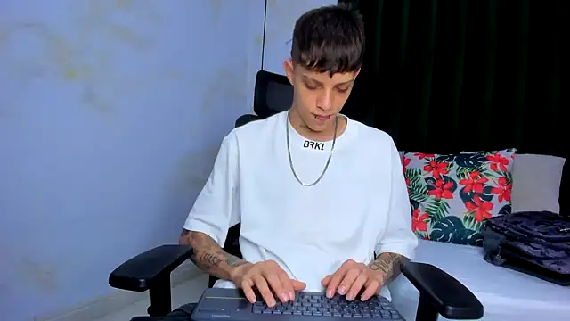 Snapshot of Adam_hard_ chatting on 01.17.25 Adam hard online show from 01.17.25