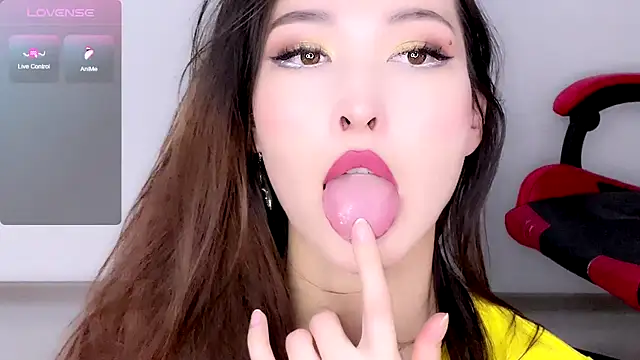 Snapshot of honey_yani chatting on 01.31.25 honey yani online show from 01.31.25