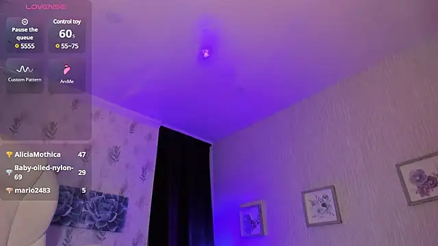 Snapshot of blaiine_colfer chatting on 02.04.25 blaiine colfer online show from 02.04.25