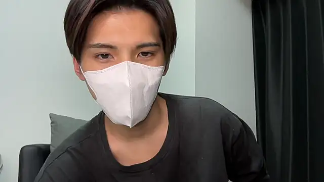 Snapshot of Lio_kun chatting on 12.13.24 Lio kun online show from 12.13.24