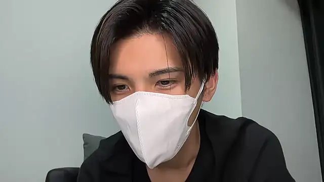 Snapshot of Lio_kun chatting on 12.17.24 Lio kun online show from 12.17.24