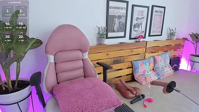 Snapshot of Alisson_Boobs_ chatting on 11.06.25 Alisson Boobs online show from 11.06.25