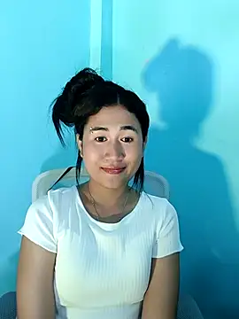 Snapshot of wawasaru chatting on 10.14.25 wawasaru online show from 10.14.25