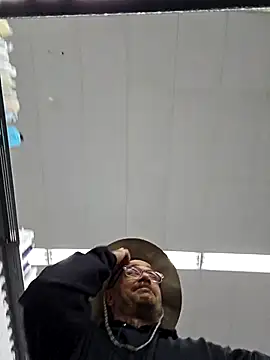 Snapshot of dadbod1178 chatting on 09.20.25 dadbod1178 online show from 09.20.25