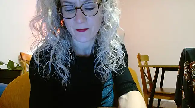 Snapshot of abbytantrika11 chatting on 02.14.25 abbytantrika11 online show from 02.14.25