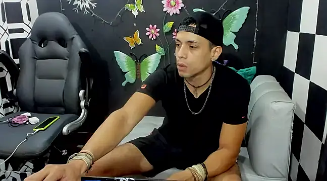 Snapshot of MikeRose94 chatting on 02.09.25 MikeRose94 online show from 02.09.25