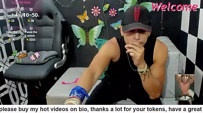 Snapshot of MikeRose94 chatting on 03.03.25 MikeRose94 online show from 03.03.25