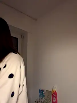 Snapshot of EmilyWi_ chatting on 10.08.25 EmilyWi online show from 10.08.25