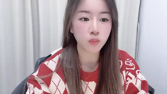 chloe-01 online show from 12.25.24