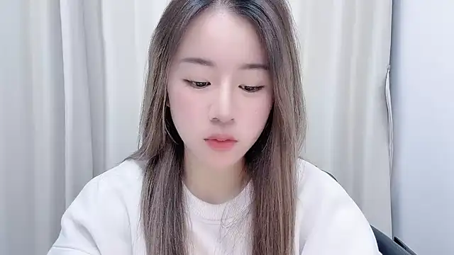 chloe-01 online show from 01.24.25