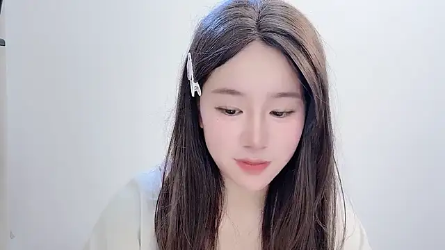 Snapshot of chloe-01 chatting on 11.10.25 chloe-01 online show from 11.10.25