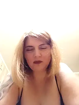 Snapshot of SckayilaGray chatting on 12.14.24 SckayilaGray online show from 12.14.24