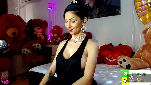 Snapshot of EvelynAisha chatting on 03.21.25 EvelynAisha online show from 03.21.25