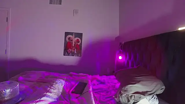 Snapshot of bearcloudcomputa chatting on 01.01.25 bearcloudcomputa online show from 01.01.25