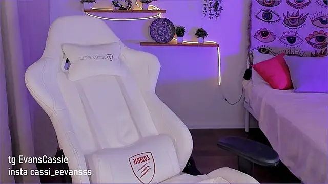 Cassie Ice online show from 02.25.25