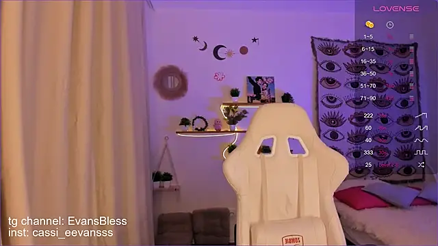 Cassie Ice online show from 09.17.25