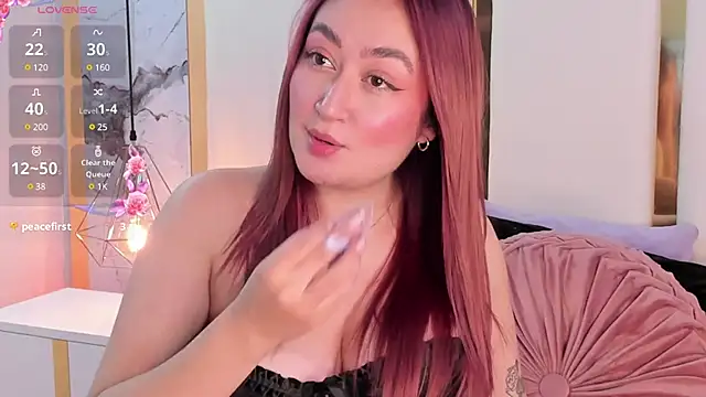 Snapshot of SalommeFlores chatting on 02.23.25 SalommeFlores online show from 02.23.25