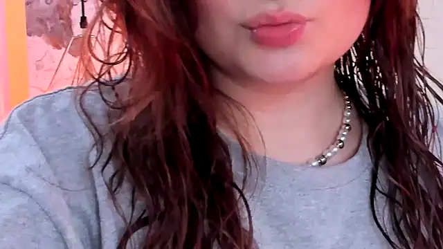 Snapshot of SalommeFlores chatting on 10.05.25 SalommeFlores online show from 10.05.25