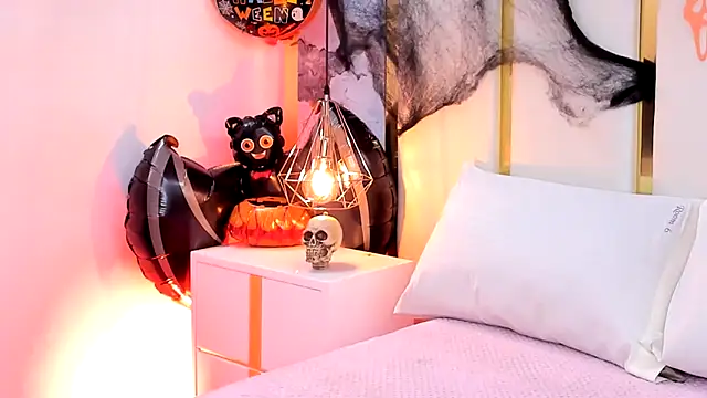 SalommeFlores online show from 10.30.25