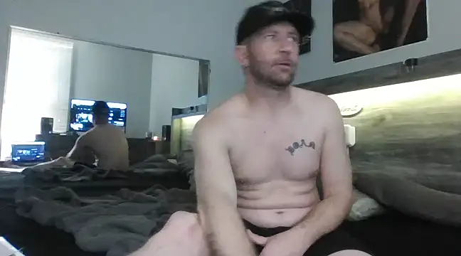 Snapshot of Edward_LongCock chatting on 01.14.25 Edward LongCock online show from 01.14.25