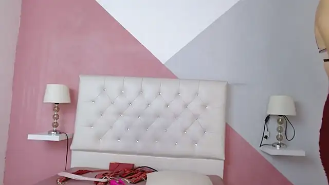 Snapshot of Ambar_Roux_ chatting on 12.28.24 Ambar Roux online show from 12.28.24