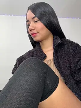 Snapshot of _Luana chatting on 01.20.25  Luana online show from 01.20.25