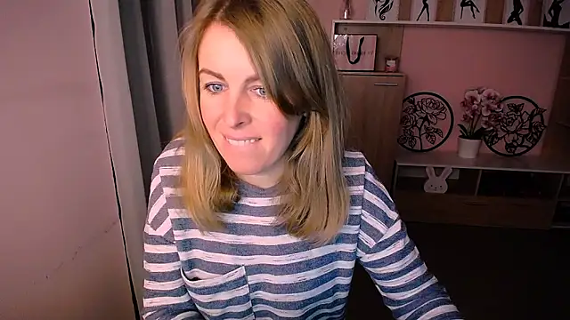 Snapshot of Hot_Milady chatting on 01.13.25 Hot Milady online show from 01.13.25