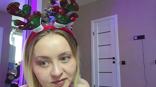 Snapshot of Your_Auggie chatting on 12.13.24 Your Auggie online show from 12.13.24