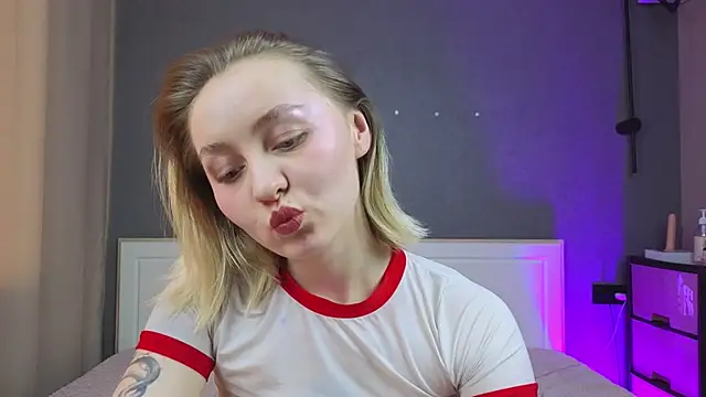 Snapshot of Your_Auggie chatting on 02.05.25 Your Auggie online show from 02.05.25