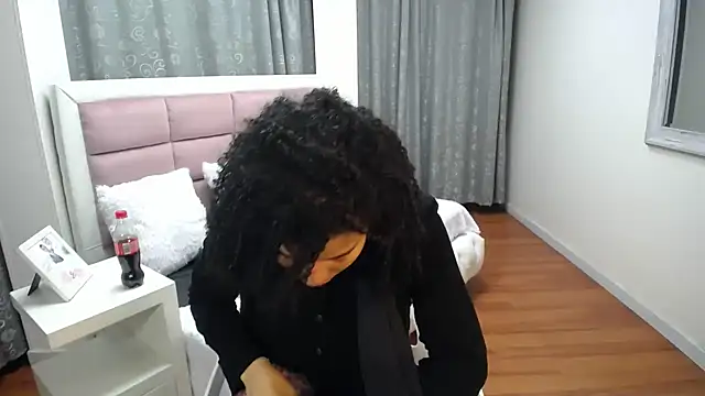 Snapshot of Mayaa_ross chatting on 12.14.24 Mayaa ross online show from 12.14.24