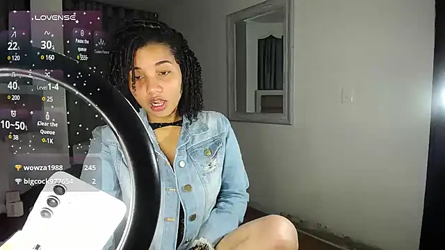 Snapshot of Mayaa_ross chatting on 02.04.25 Mayaa ross online show from 02.04.25