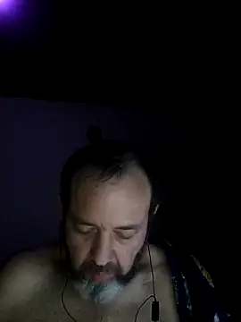 Leocesar37 online show from 10.13.25