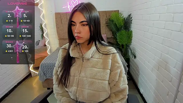 Snapshot of Roxanne_tay chatting on 01.30.25 Roxanne tay online show from 01.30.25