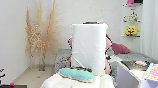 Leslie browm online show from 11.06.25