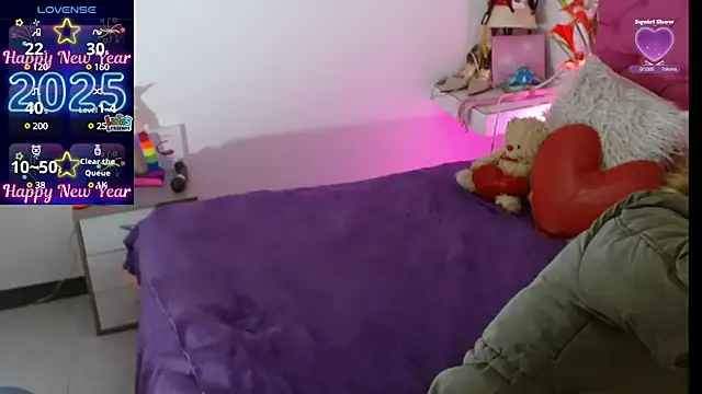 Snapshot of AlexaFontana chatting on 01.28.25 AlexaFontana online show from 01.28.25