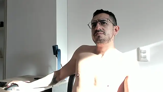 Snapshot of pablo-rincon95 chatting on 12.19.24 pablo-rincon95 online show from 12.19.24